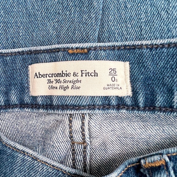 Abercrombie & Fitch Ultra High Rise 90s Straight Jean - Picture 3 of 5
